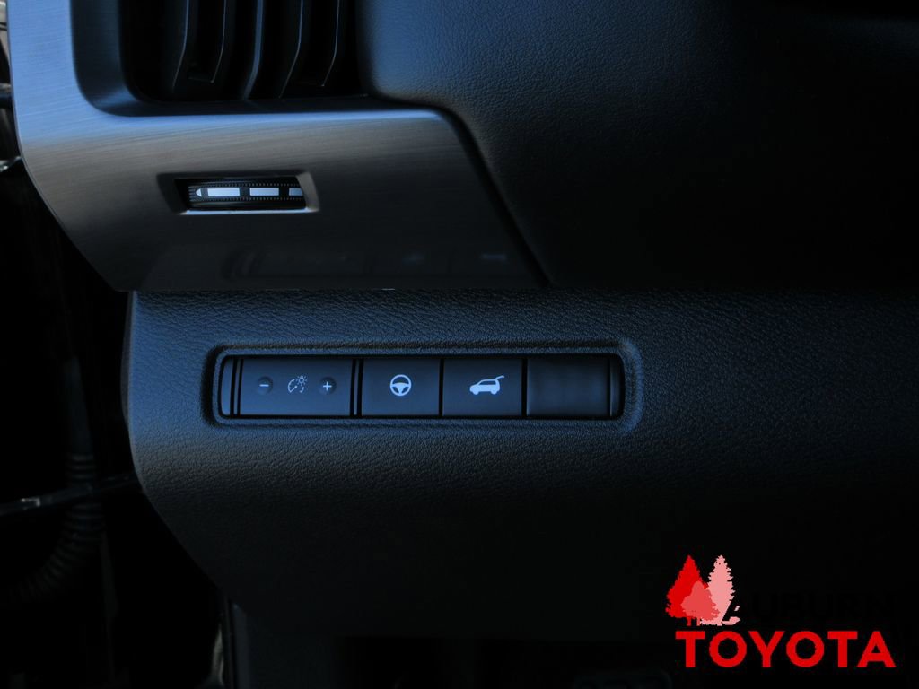 Used 2024 Nissan Pathfinder SL image 14