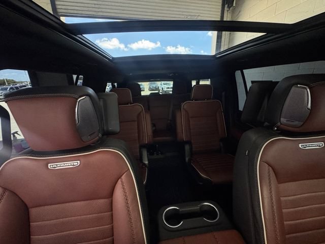 Used 2024 GMC Yukon XL Denali Ultimate AWD/4WD image 32