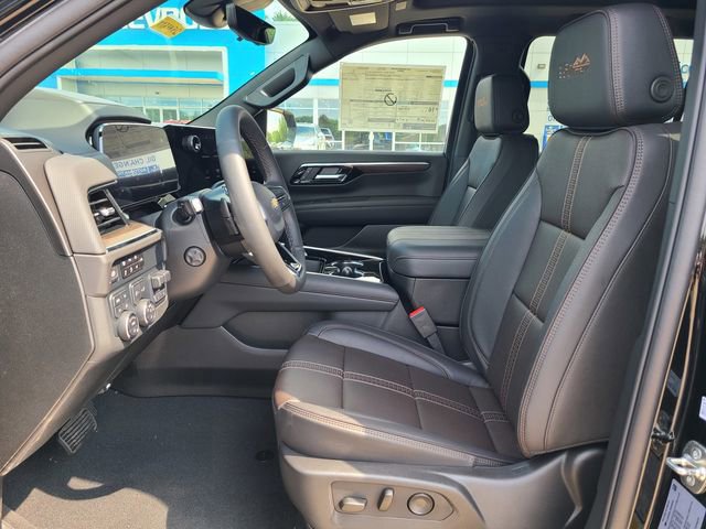 New 2025 Chevrolet Suburban High Country image 14
