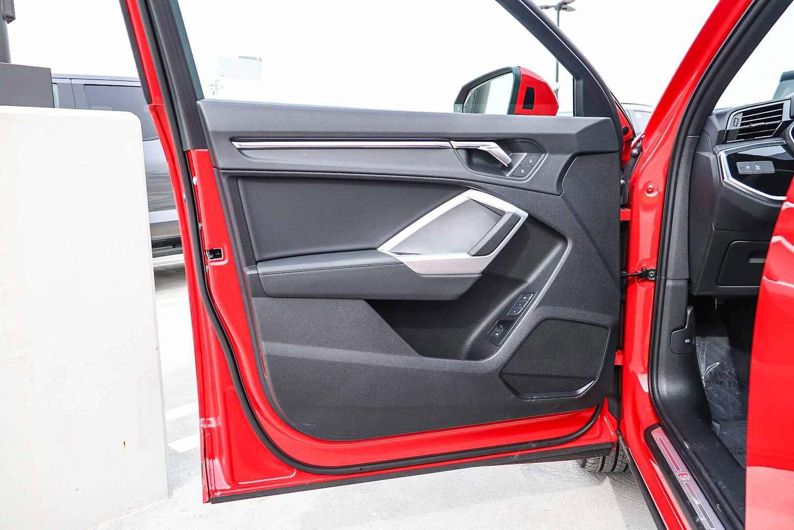 New 2025 Audi Q3 2.0T Premium image 28