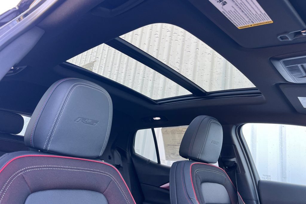 New 2026 Chevrolet Equinox EV RS w/ Convenience Package II FWD image 14