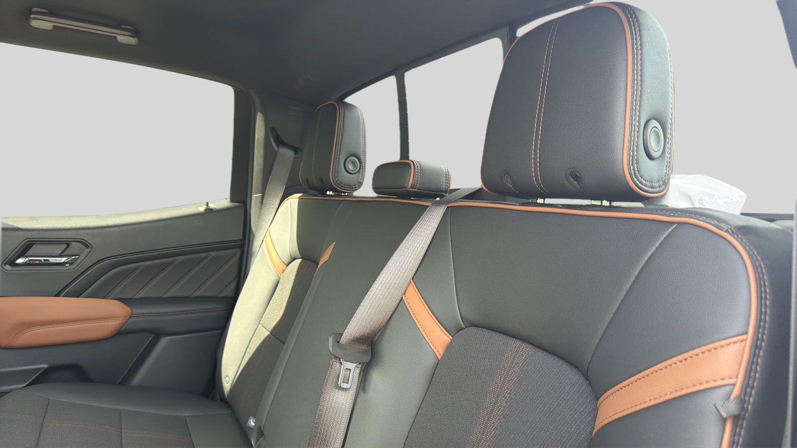 New 2026 GMC Canyon AT4 AWD/4WD image 17