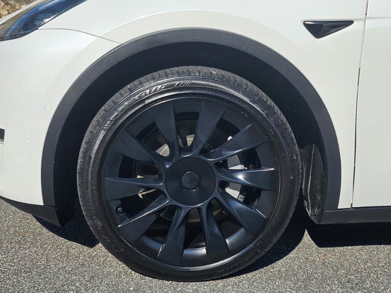 Used 2022 Tesla Model Y Long Range AWD/4WD image 18