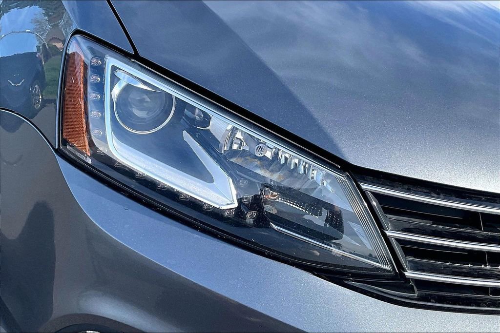 Used 2016 Volkswagen Jetta Sport w/ Lighting Package image 6