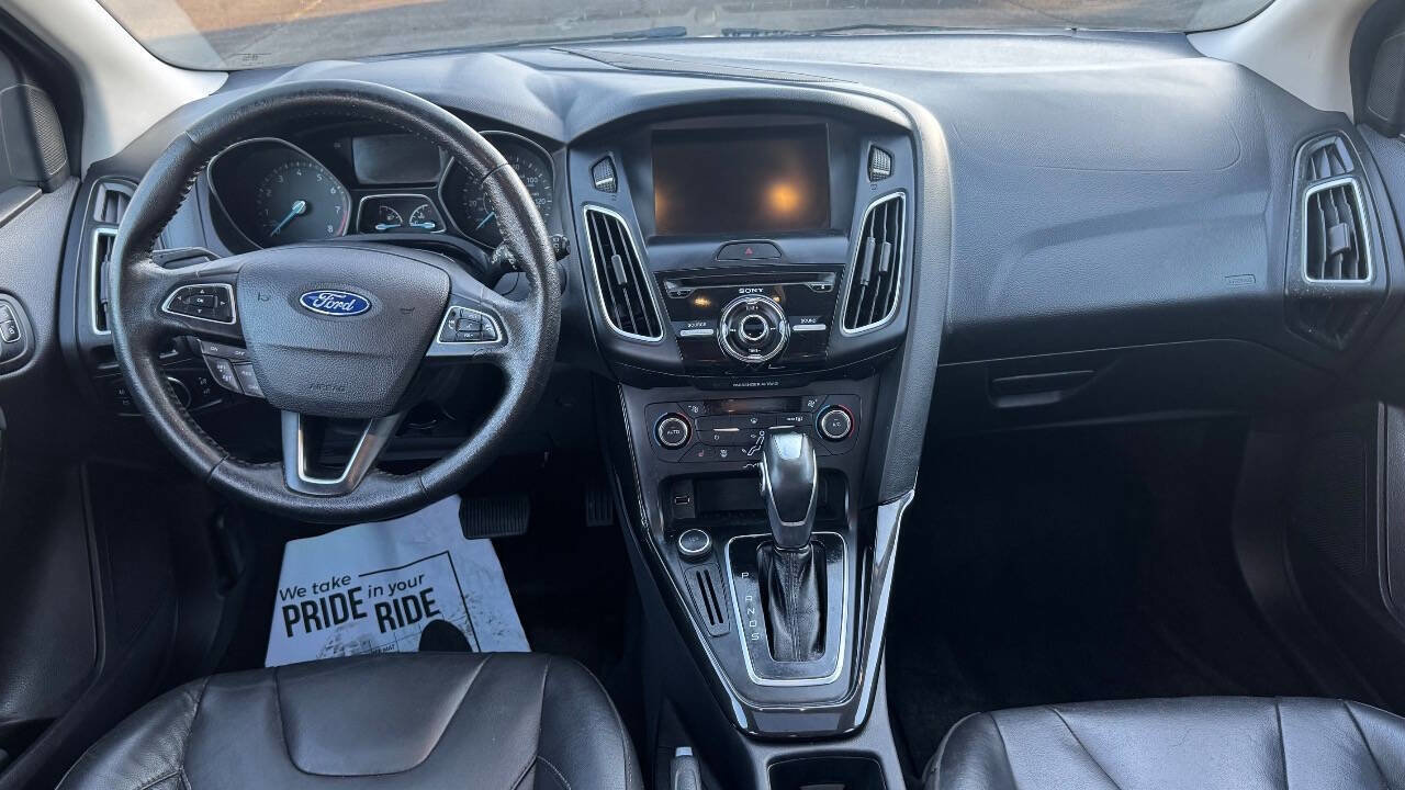 Used 2015 Ford Focus Titanium image 12