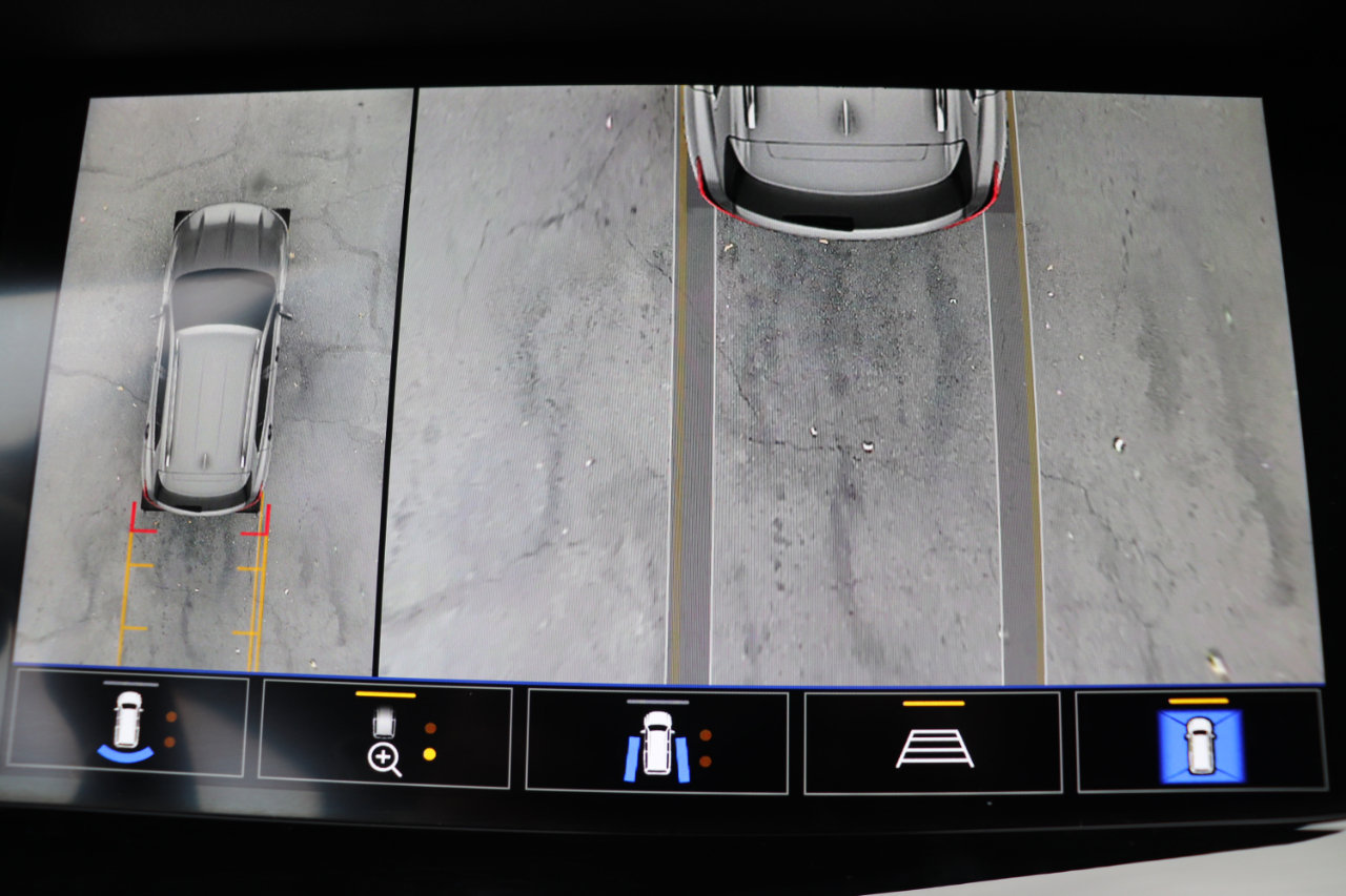 Used 2022 Buick Envision Avenir w/ Technology Package II image 39