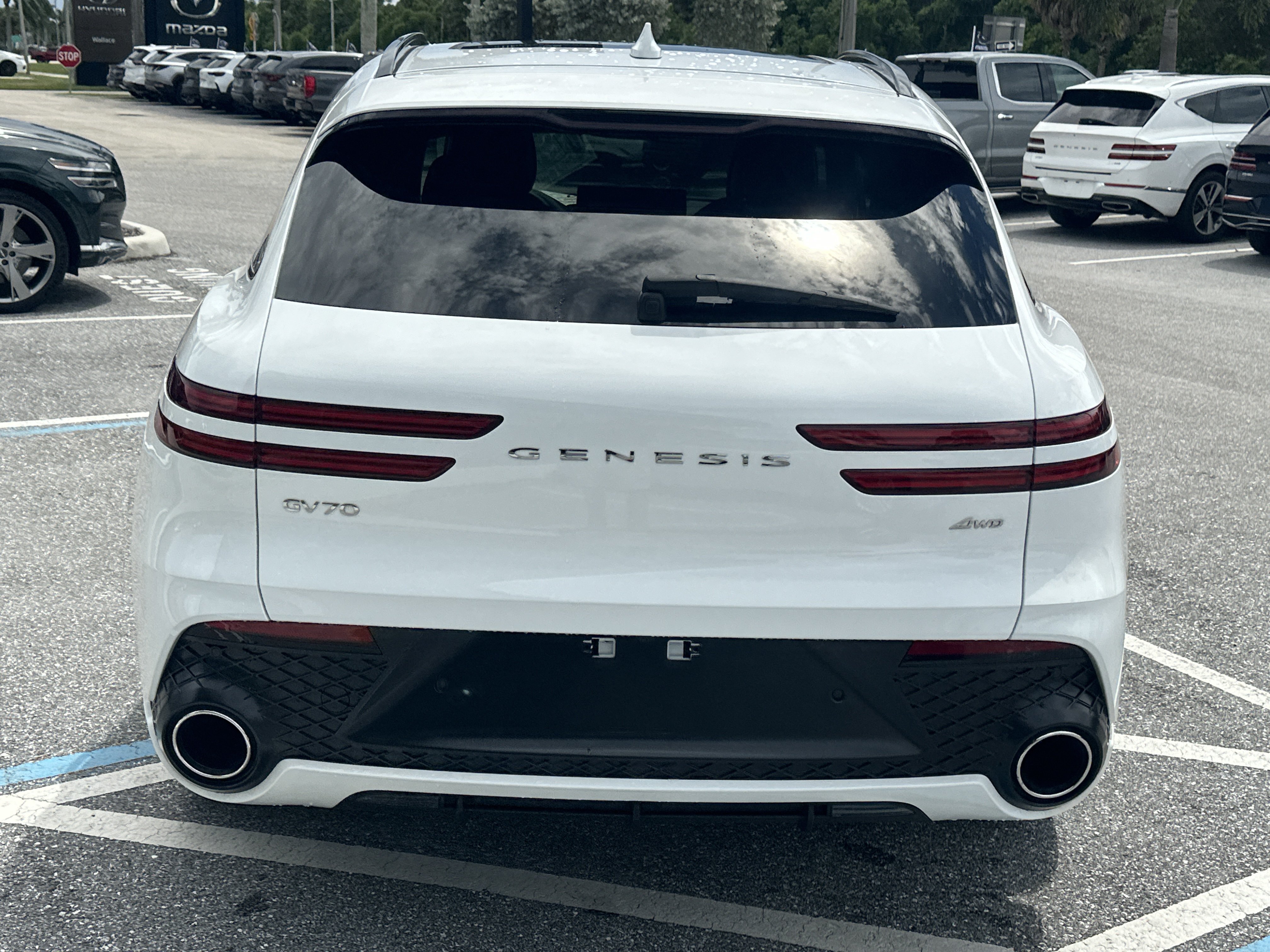 Certified 2024 Genesis GV70 2.5T w/ Sport Prestige Package AWD/4WD image 8
