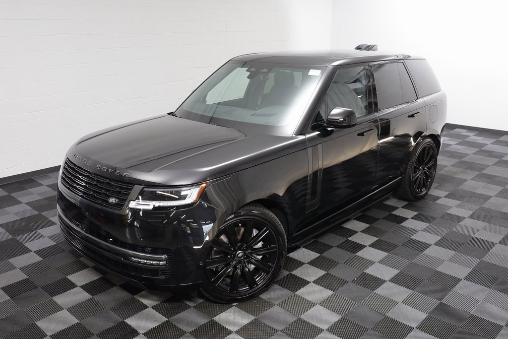 New 2025 Land Rover Range Rover SE image 2