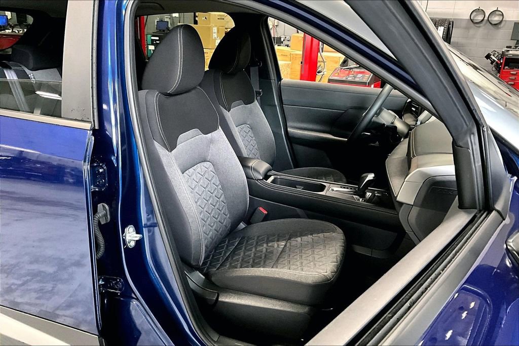 Certified 2025 Nissan Kicks SV image 6