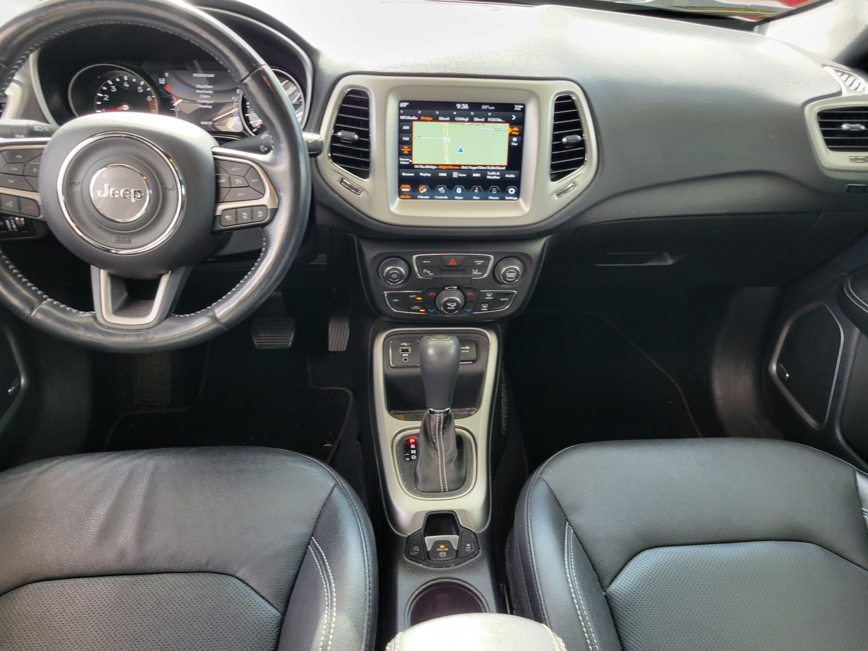 Certified 2021 Jeep Compass Latitude w/ Sun and Sound Group FWD image 9