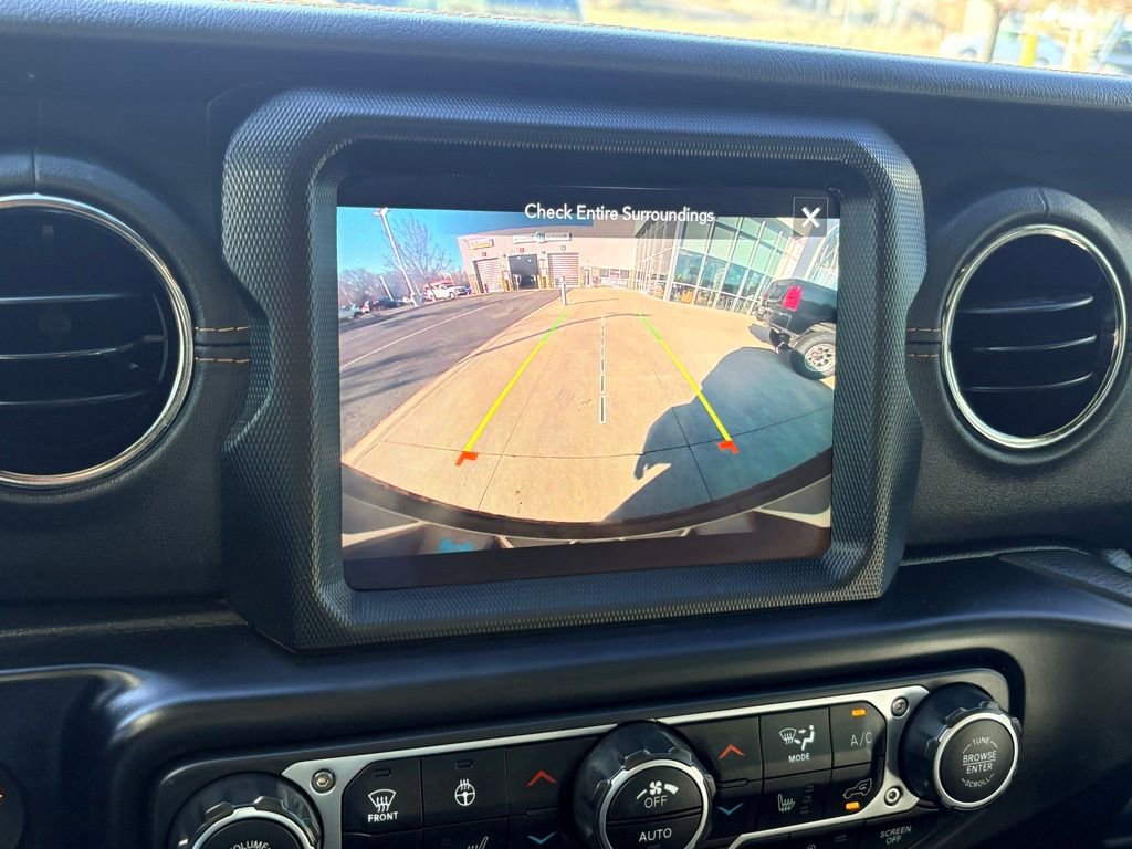 Used 2022 Jeep Wrangler Unlimited Sahara image 25