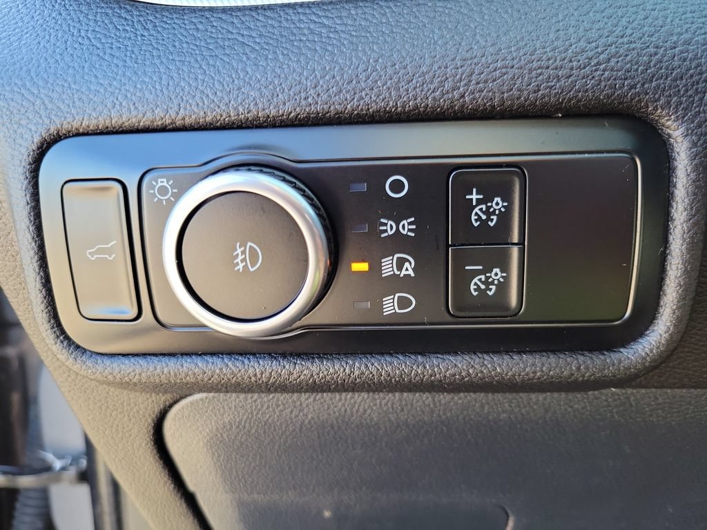 Used 2024 Ford Explorer XLT w/ Equipment Group 202A AWD/4WD image 23