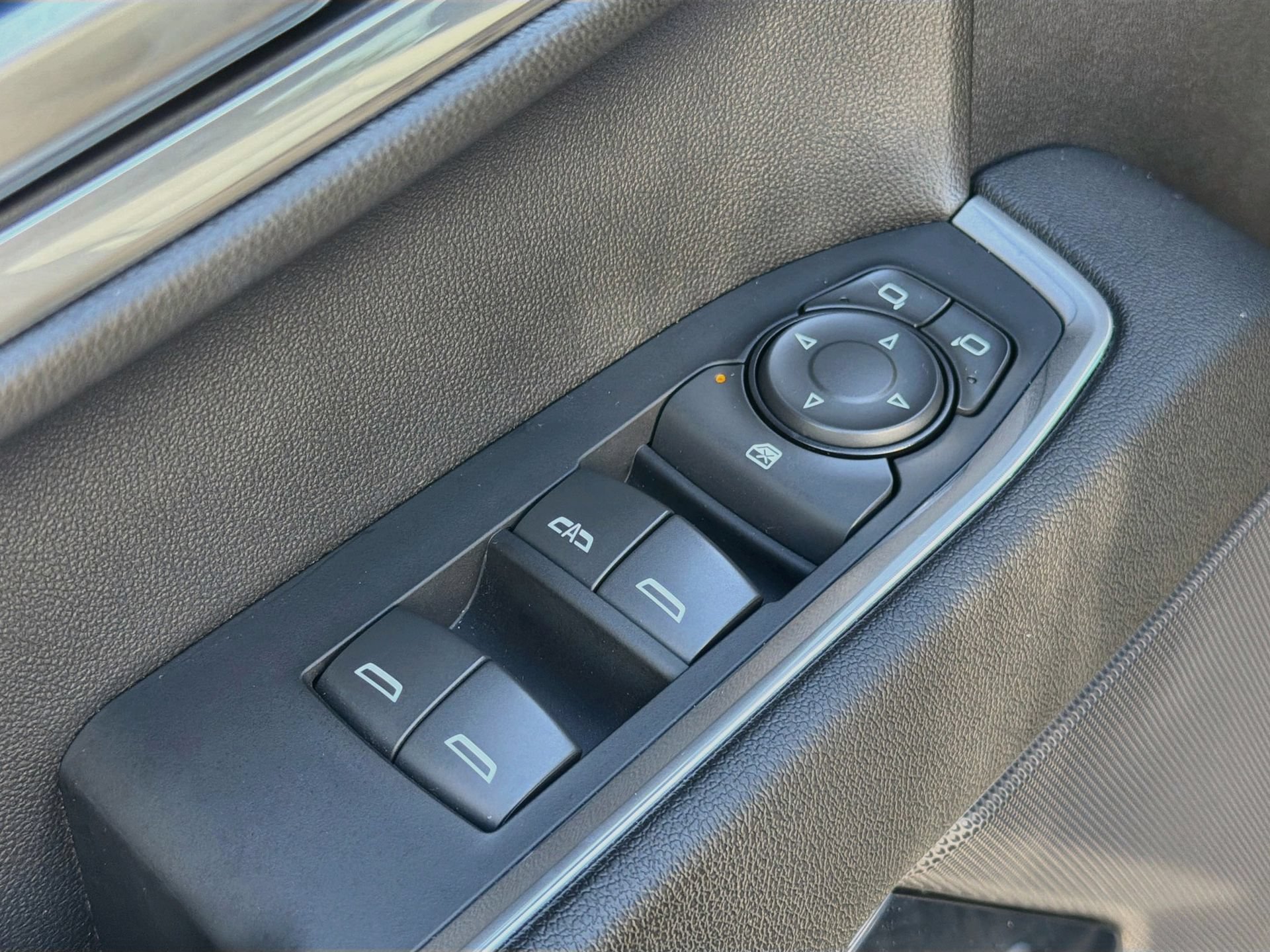 Used 2024 Chevrolet Silverado 1500 LT Trail Boss AWD/4WD image 21