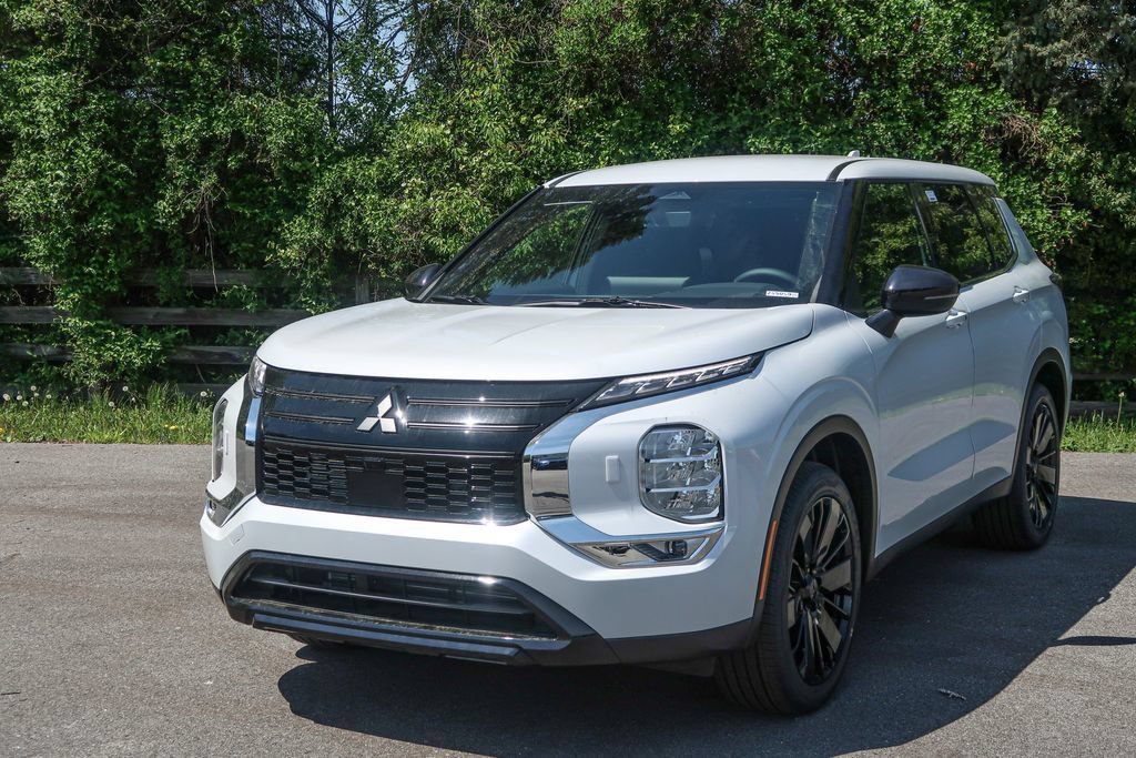 New 2026 Mitsubishi Outlander LE AWD/4WD image 4