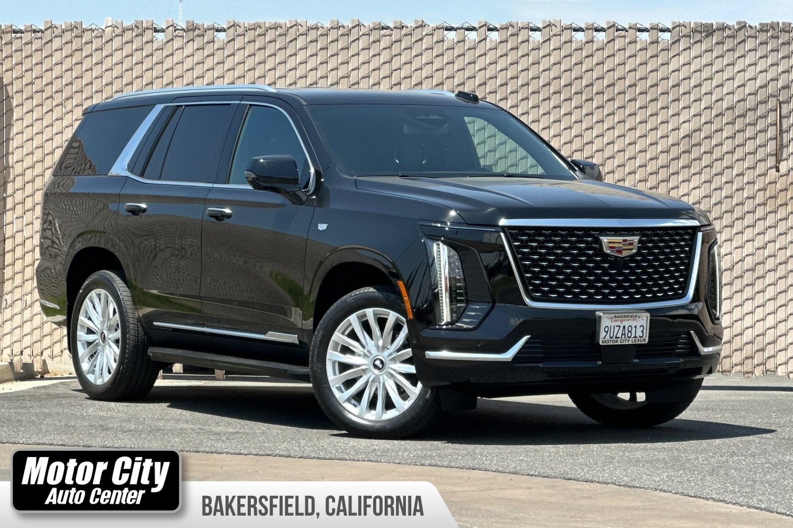 Used 2025 Cadillac Escalade Luxury w/ LPO, Floor Liner Package RWD image 1