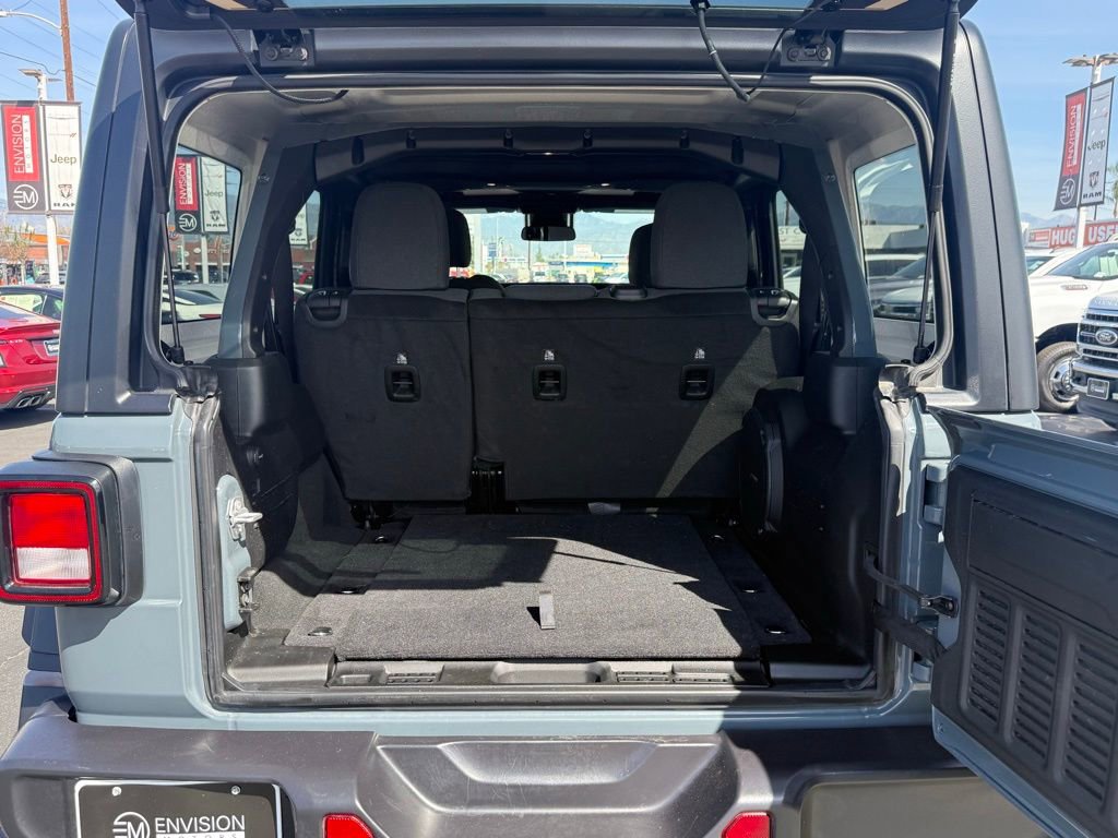 Used 2025 Jeep Wrangler Willys image 13