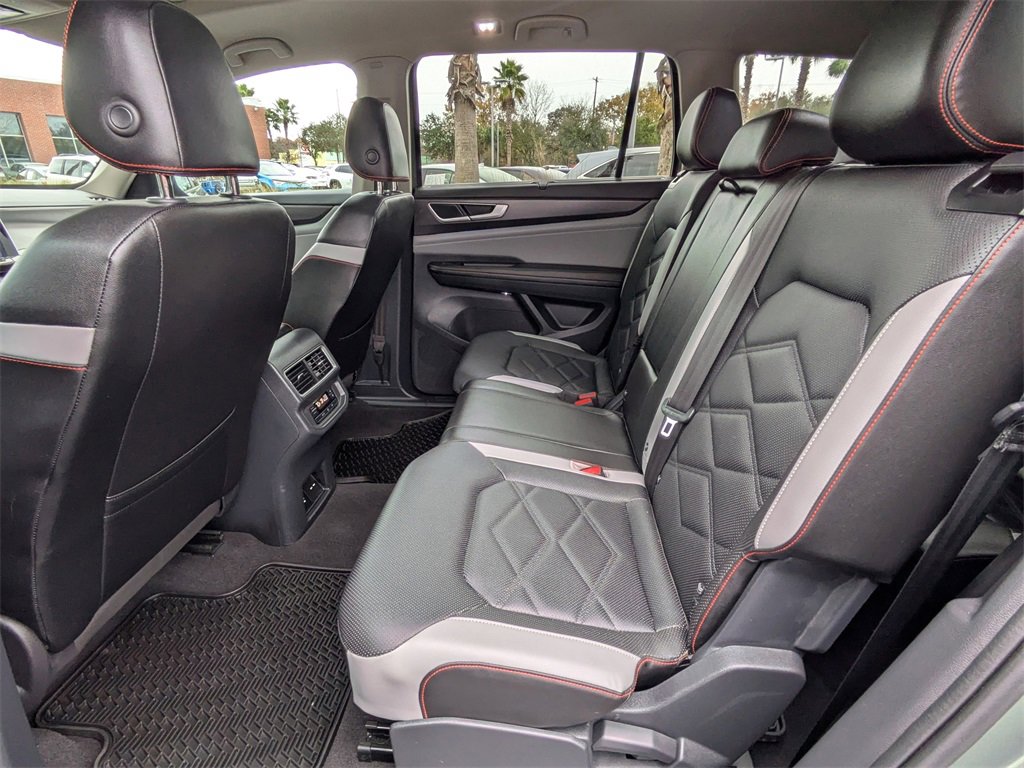 Used 2024 Volkswagen Atlas Peak Edition SE image 14