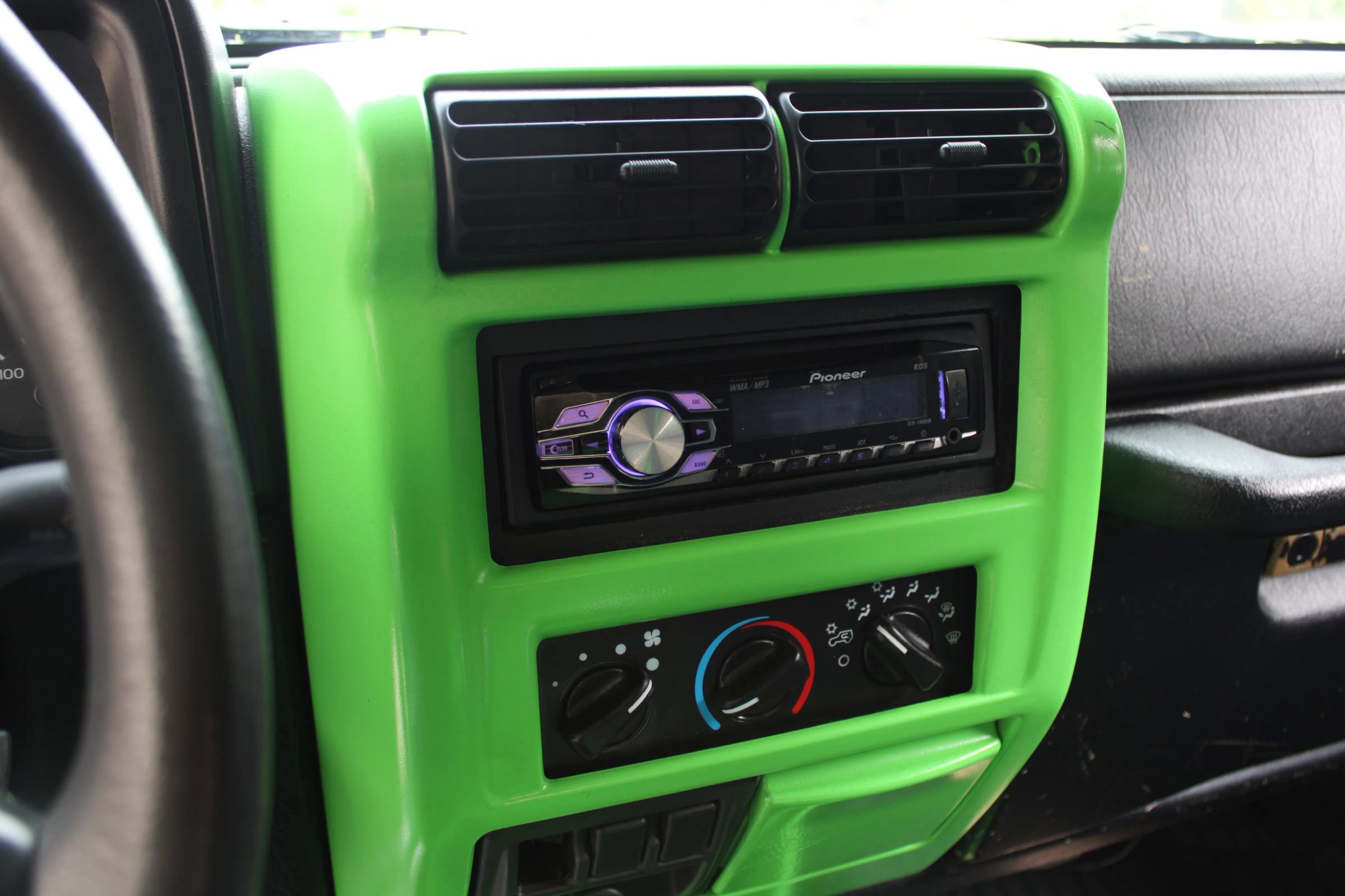 Used 1999 Jeep Wrangler SE AWD/4WD image 12