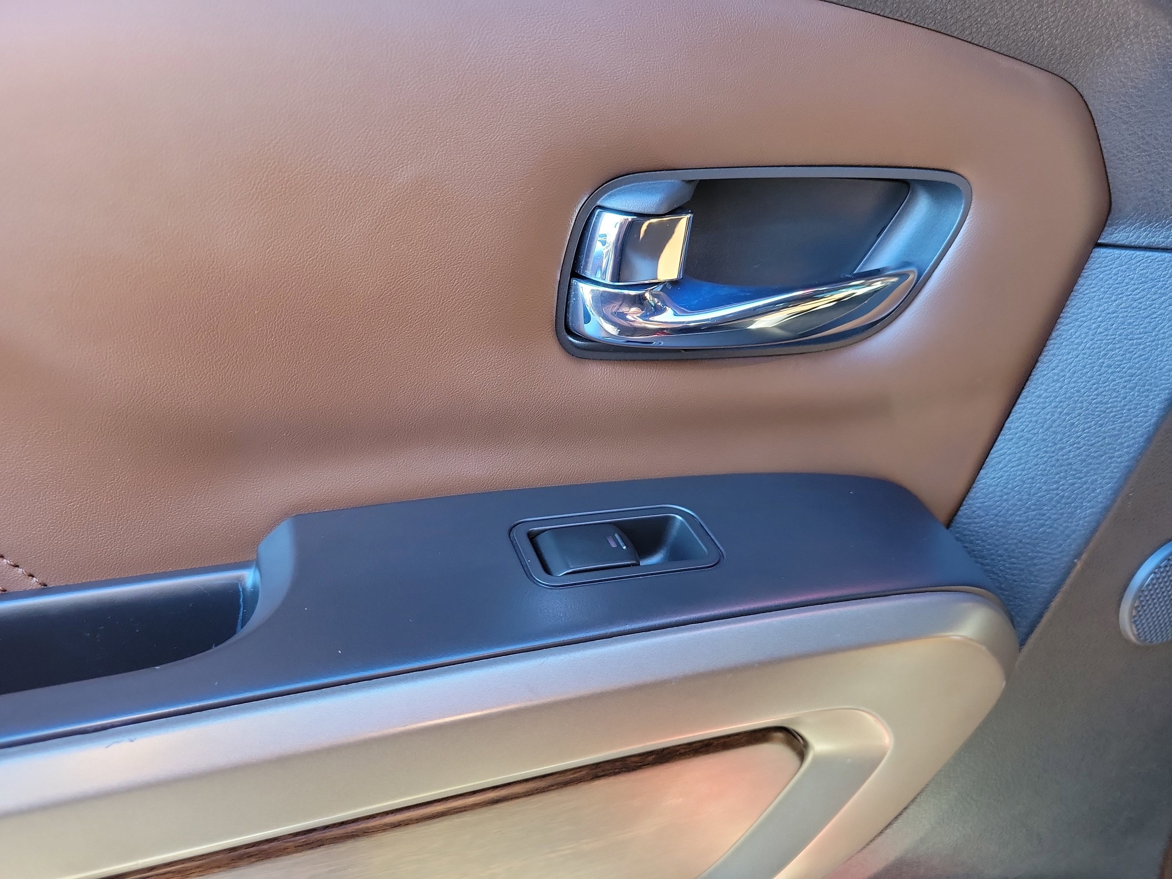 Used 2021 Nissan Titan Platinum Reserve w/ Moonroof Package image 23