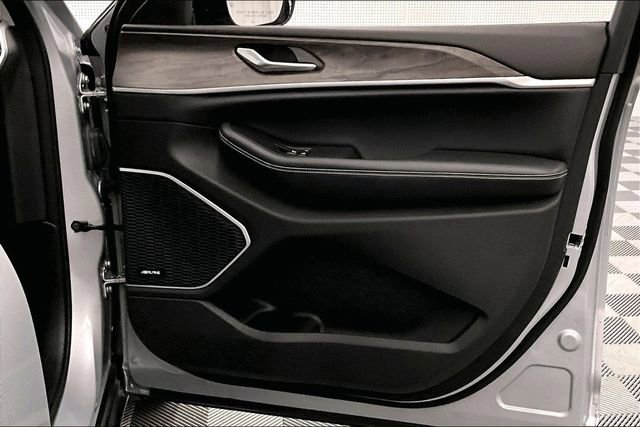 Used 2024 Jeep Grand Cherokee Limited w/ Black Appearance Package image 22