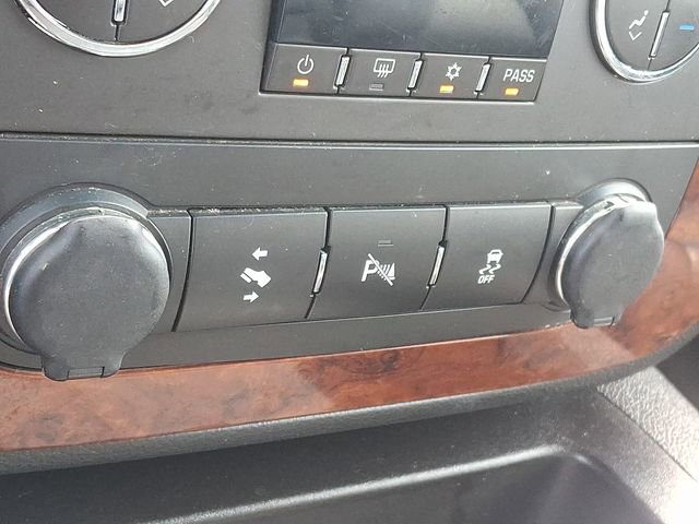 Used 2013 Chevrolet Suburban LT w/ Luxury Package image 22