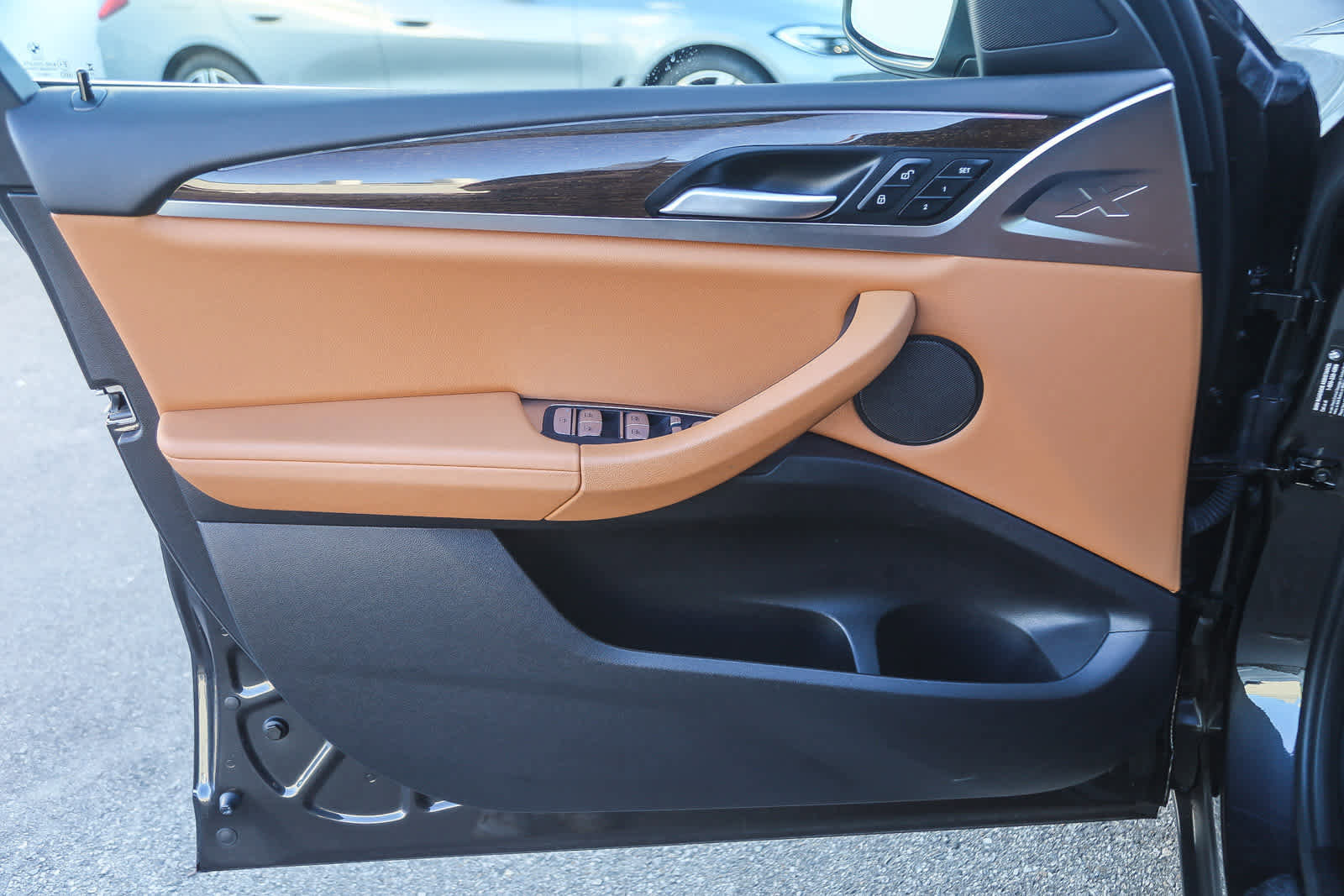 Used 2023 BMW X4 xDrive30i w/ Convenience Package image 17