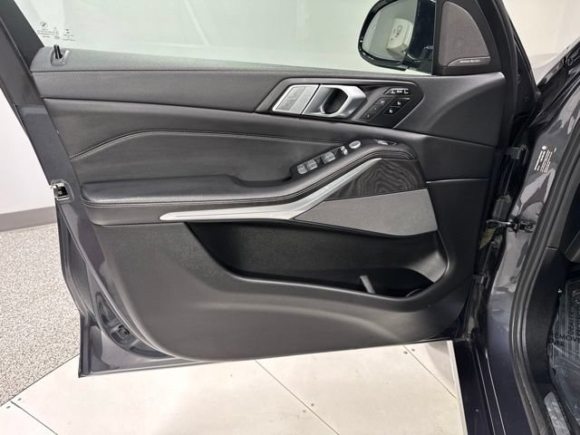 Used 2019 BMW X7 xDrive50i w/ Premium Package AWD/4WD image 13