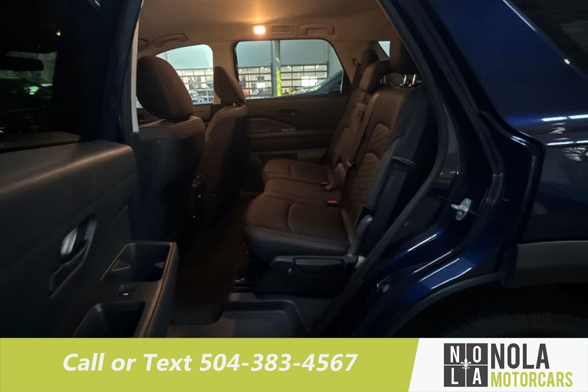 Used 2024 Nissan Pathfinder SV image 21
