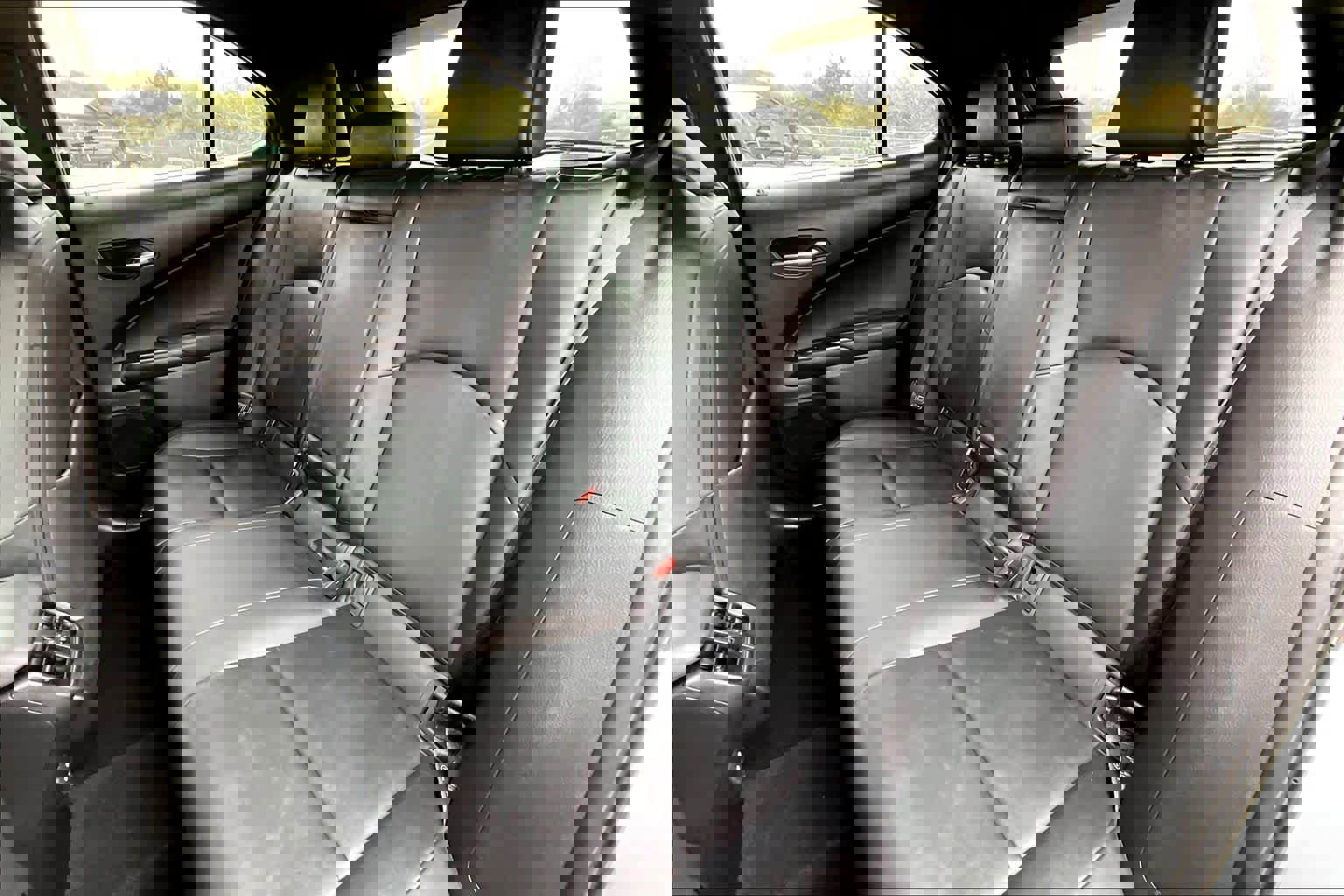 Used 2025 Lexus UX 300h FWD image 21