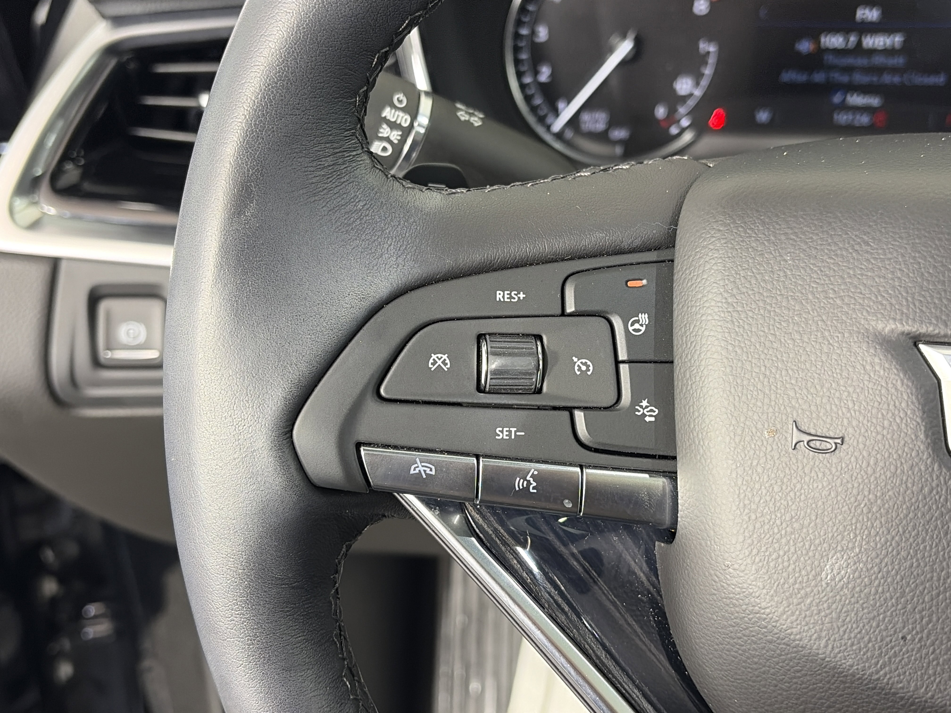 Certified 2024 Cadillac XT6 Premium Luxury w/ LPO, Floor Liner Package image 30