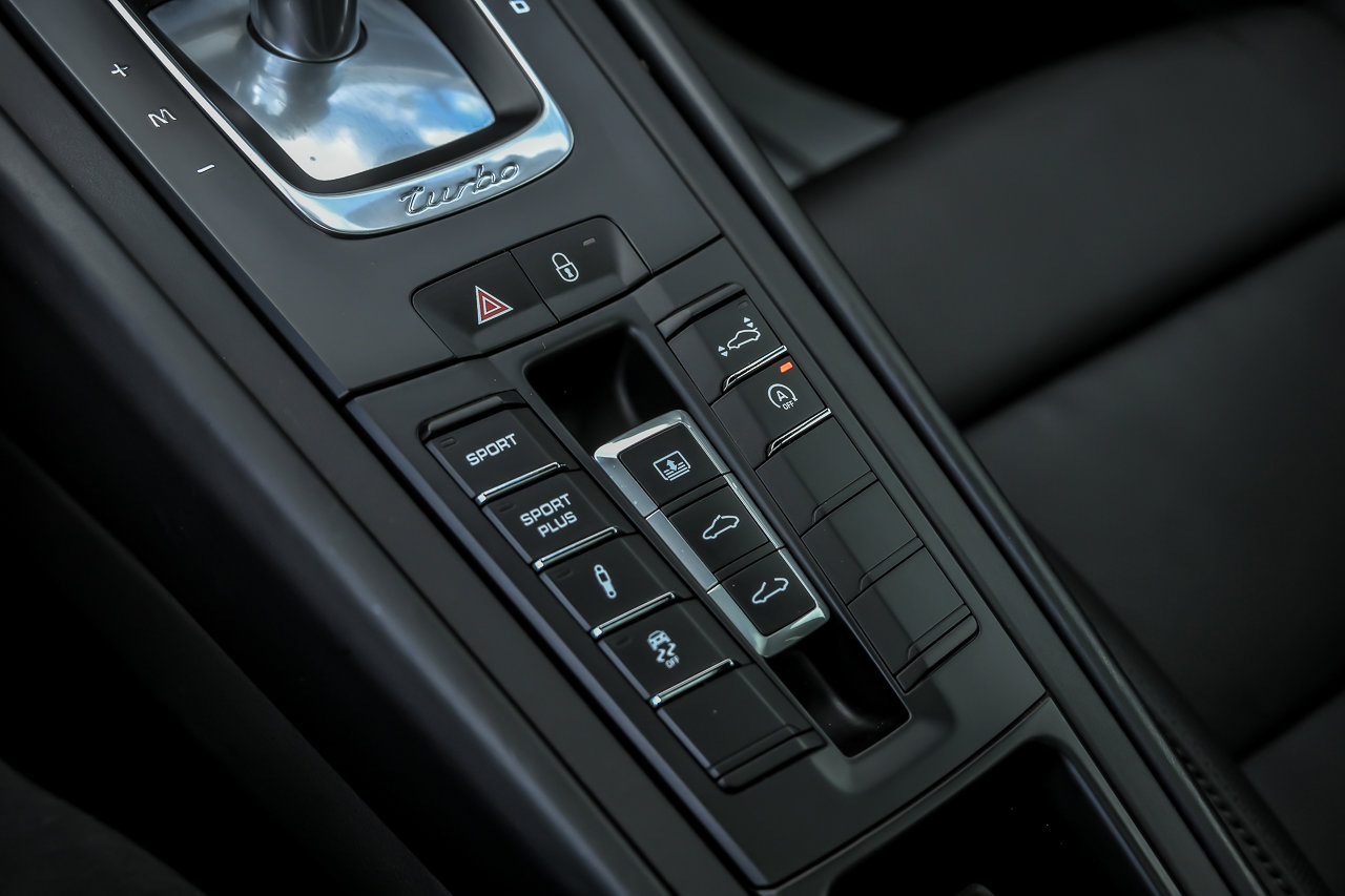 Used 2016 Porsche 911 Turbo image 45