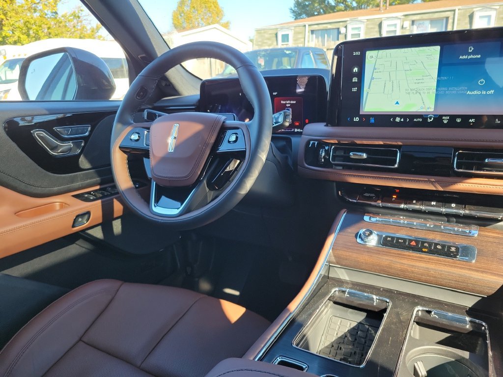 New 2026 Lincoln Aviator Reserve w/ Jet Appearance Package AWD/4WD image 13