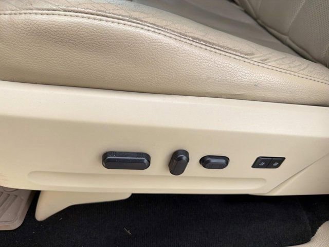 Used 2017 Ford Expedition XLT w/ Equipment Group 202A RWD image 10