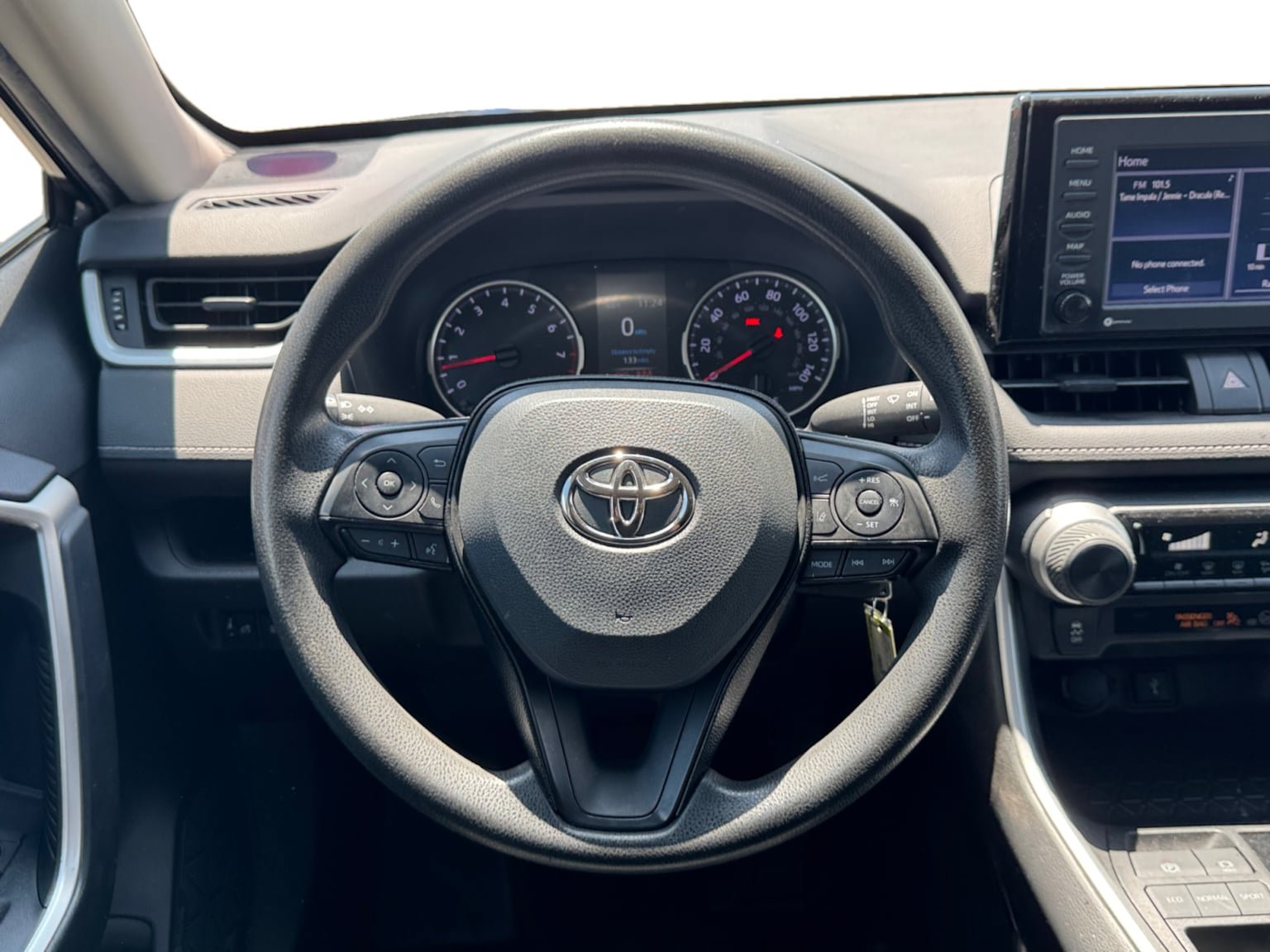 Used 2021 Toyota RAV4 LE w/ Carpet Mat Package (TMS) FWD image 13