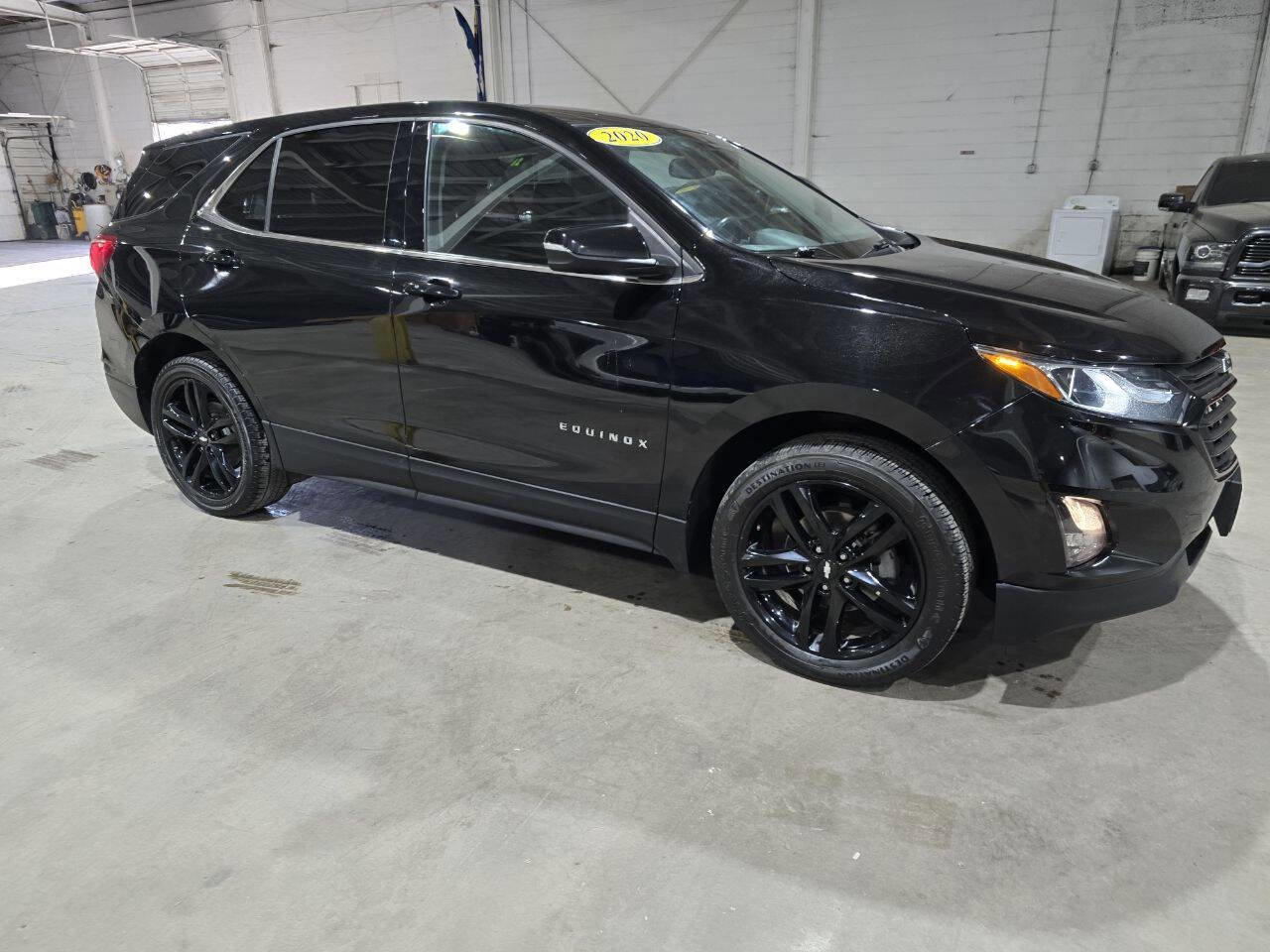 Used 2020 Chevrolet Equinox LT w/ Midnight Edition AWD/4WD image 21