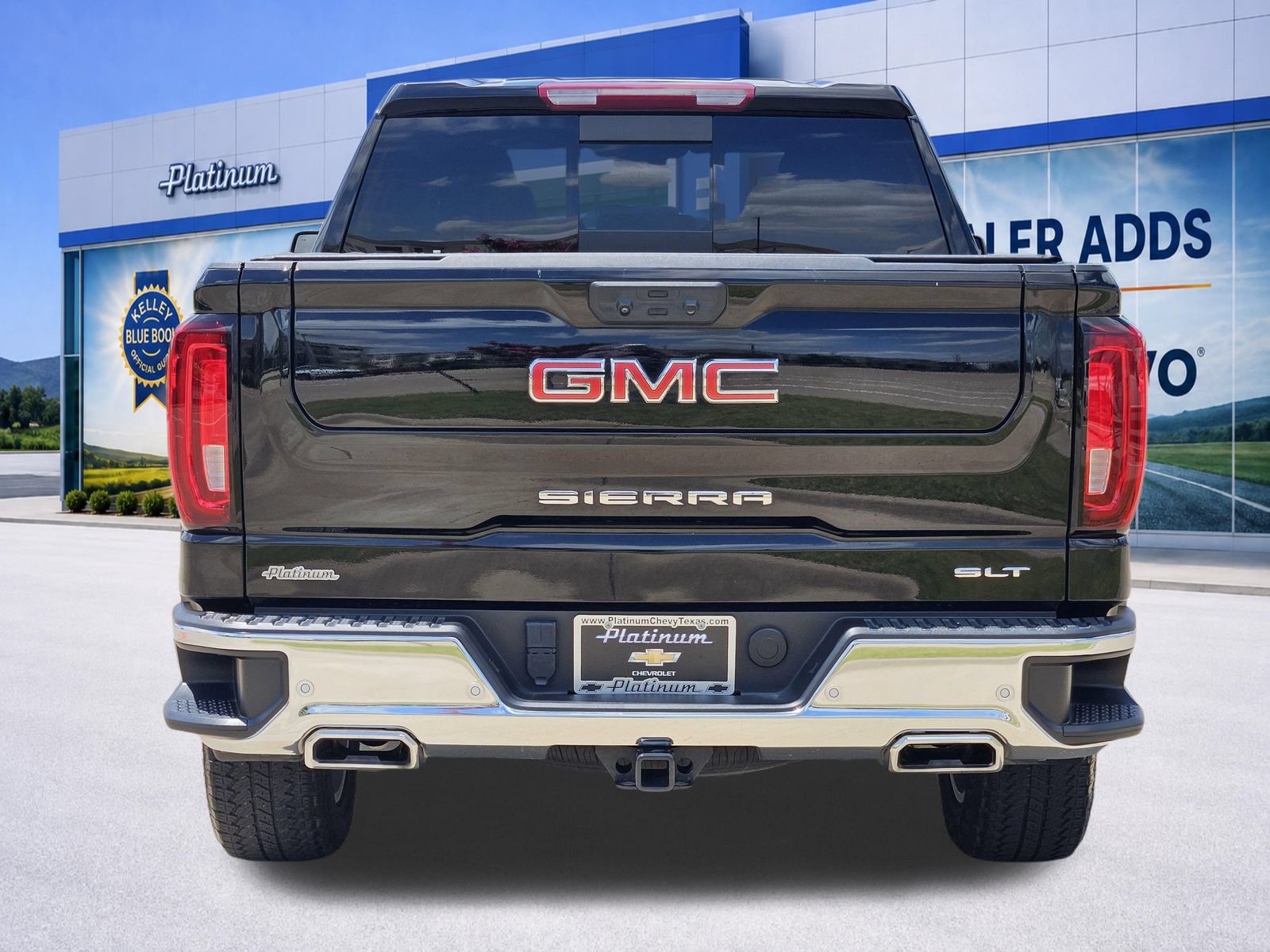 Used 2024 GMC Sierra 1500 SLT w/ SLT Premium Plus Package AWD/4WD image 8