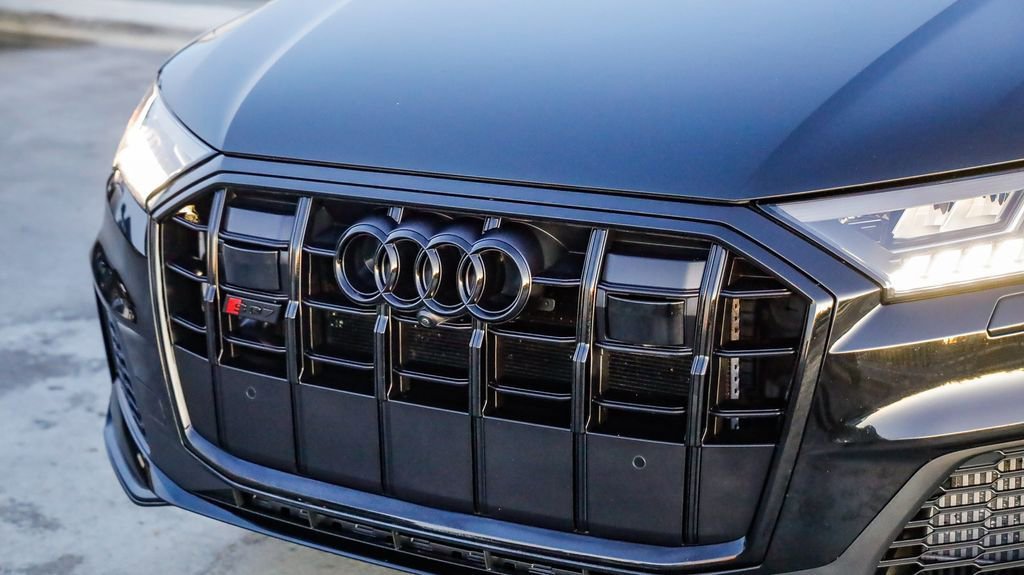 Used 2023 Audi SQ7 Prestige w/ Prestige Package image 6