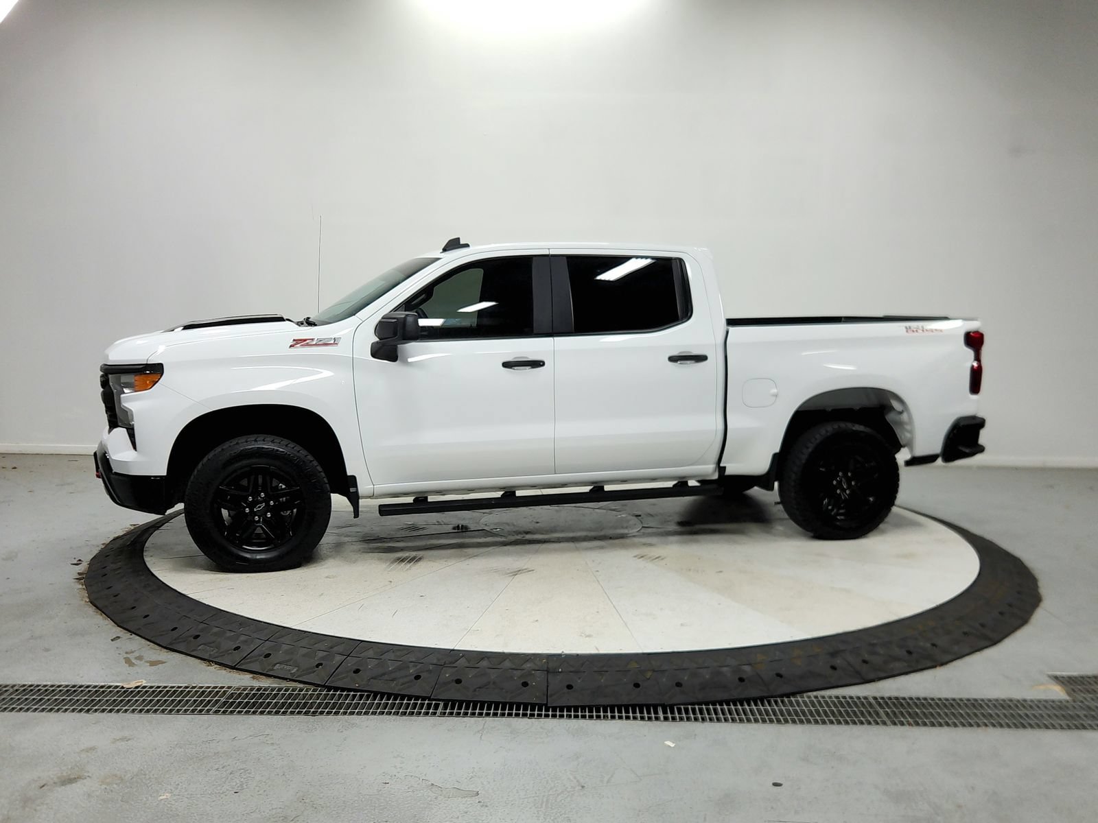 Used 2022 Chevrolet Silverado 1500 Custom Trail Boss AWD/4WD image 5