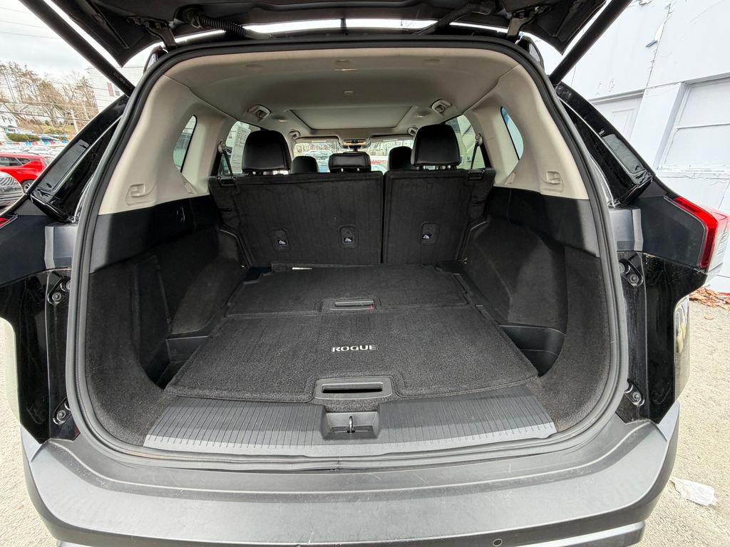 Used 2023 Nissan Rogue SL image 11