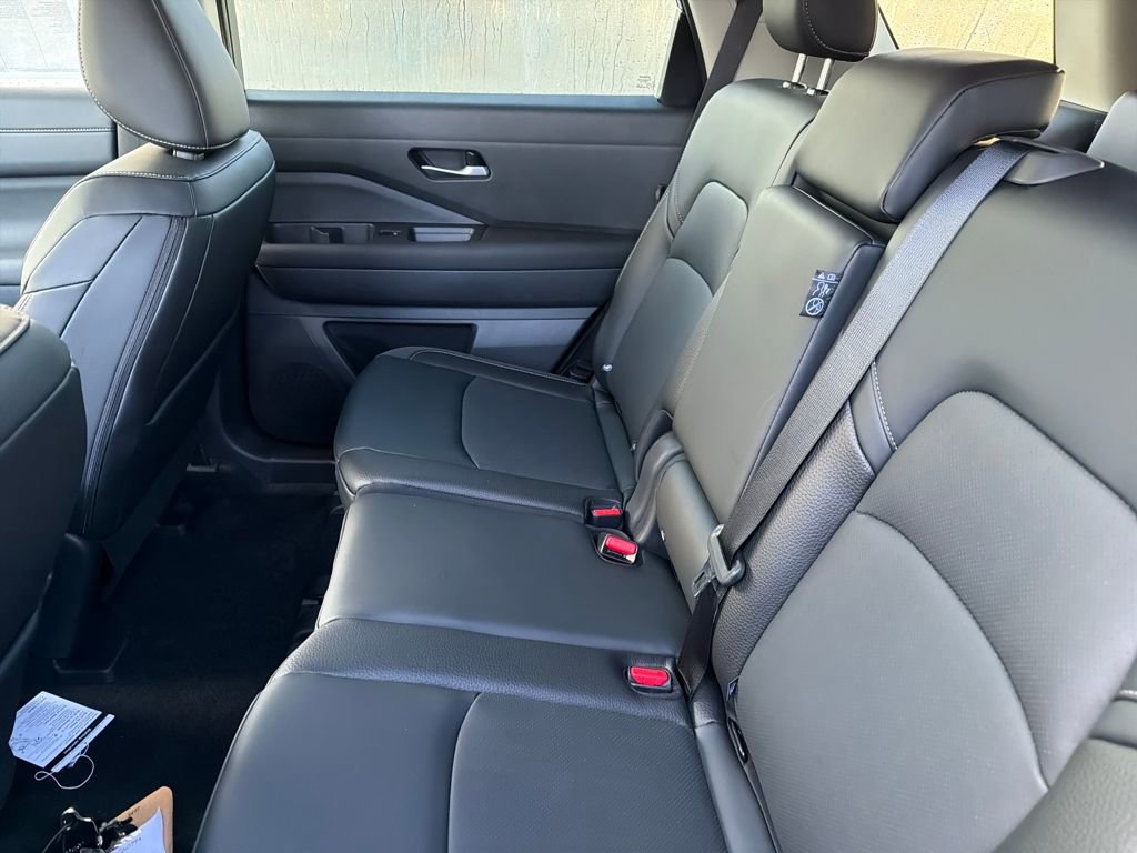 New 2026 Nissan Pathfinder SL image 29