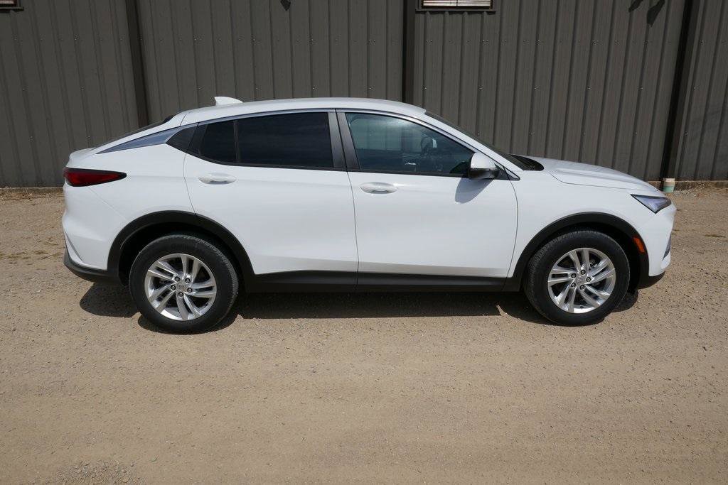 New 2026 Buick Envista Preferred image 2