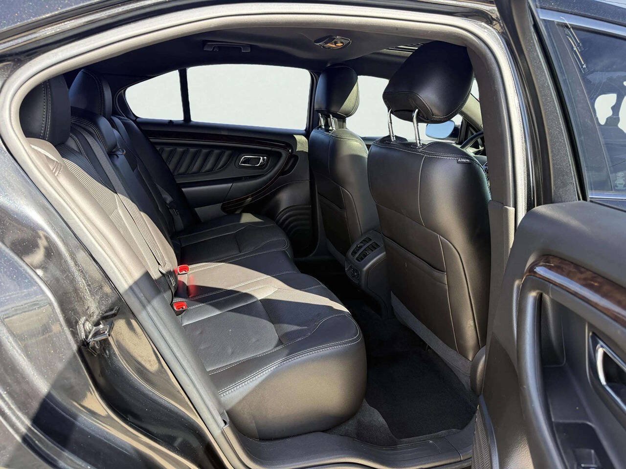 Used 2013 Ford Taurus Limited FWD image 13