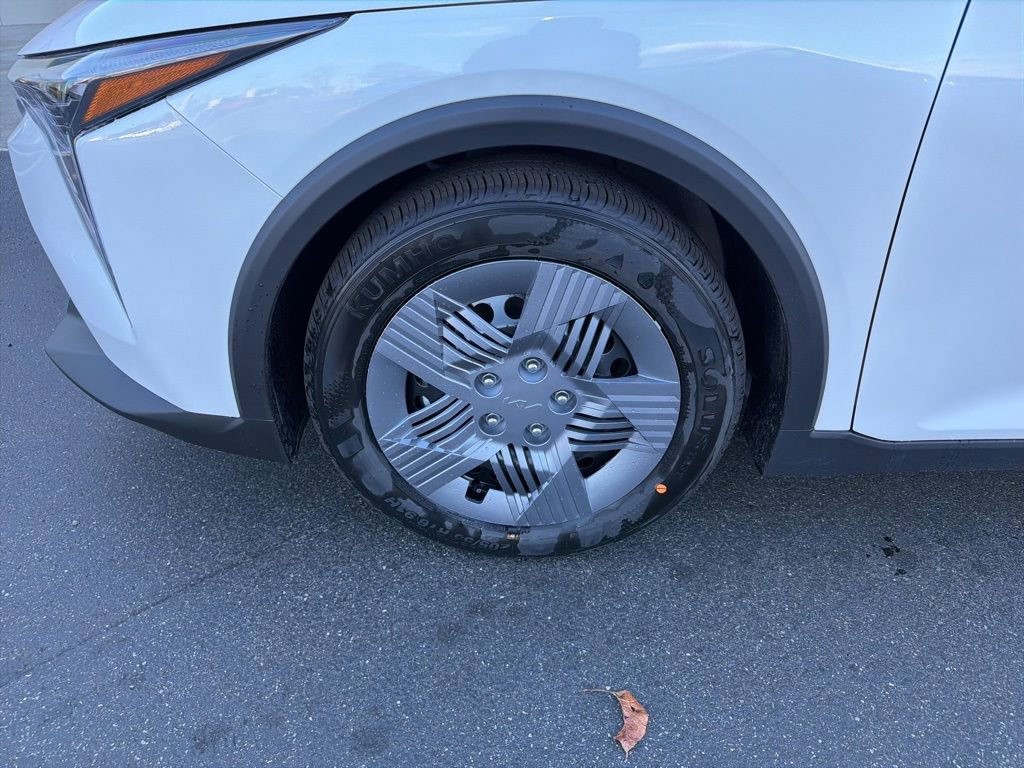 New 2025 Kia K4 LX image 12