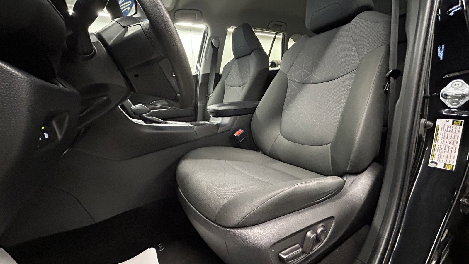 Used 2024 Toyota RAV4 XLE image 12