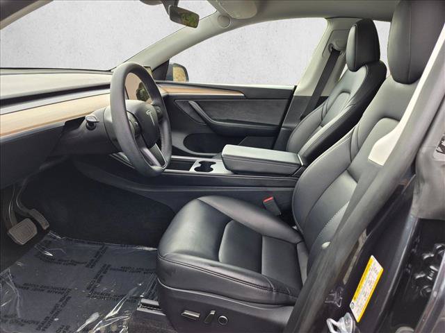 Used 2024 Tesla Model Y 2WD image 17