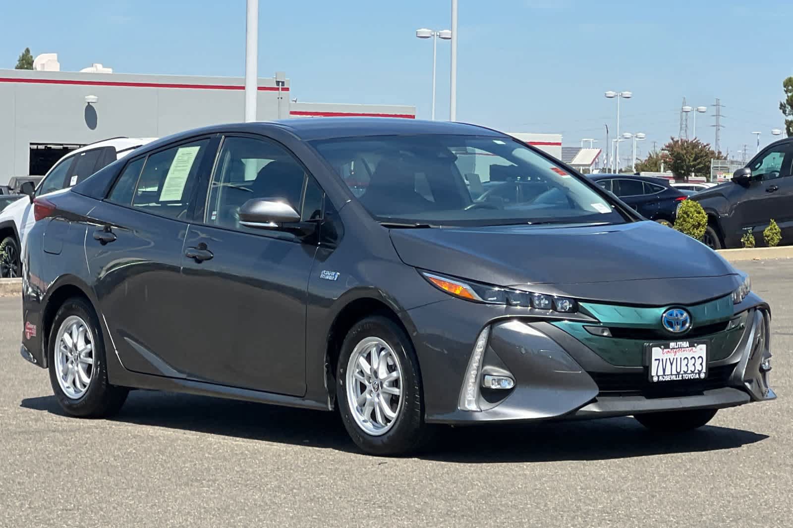 Certified 2017 Toyota Prius Prime Advanced FWD image 5