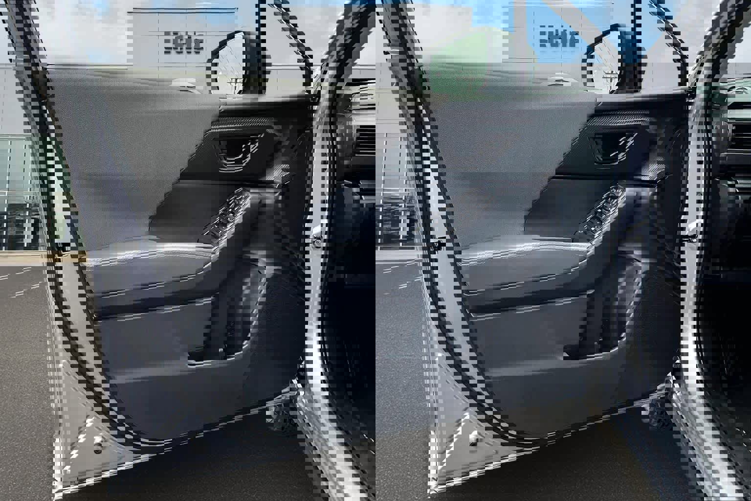 Used 2024 Subaru Crosstrek 2.0i Premium w/ Crosstrek Mirror Package image 28