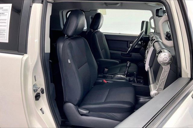 Used 2014 Toyota FJ Cruiser 4WD w/ Convenience Package image 6