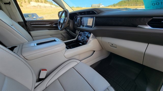 Used 2021 GMC Yukon XL Denali w/ Denali Premium Package image 48