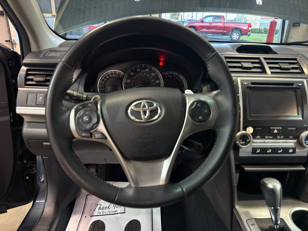 Used 2014 Toyota Camry SE FWD image 18